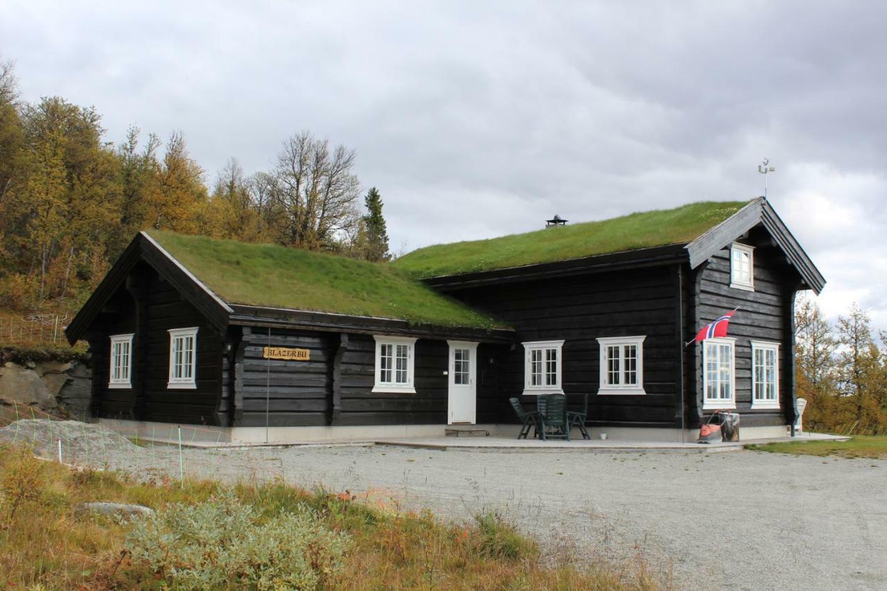 Blazerbu Four-Bedroom Chalet Myro Exteriér fotografie