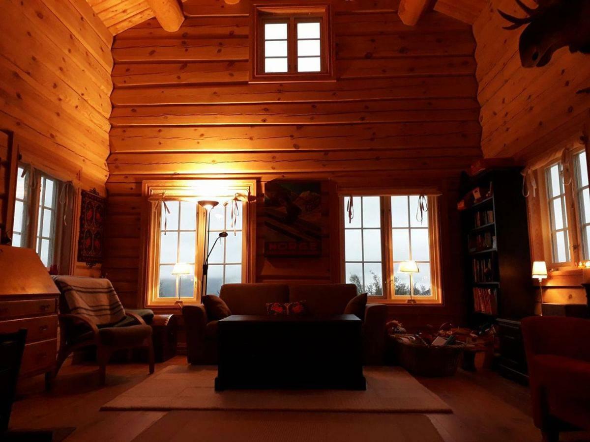Blazerbu Four-Bedroom Chalet Myro Exteriér fotografie