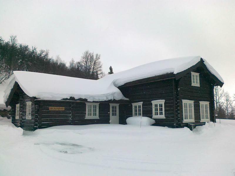 Blazerbu Four-Bedroom Chalet Myro Exteriér fotografie